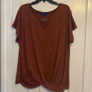Rust short sleeve top, twist on the bottom, brand new never worn, no tags